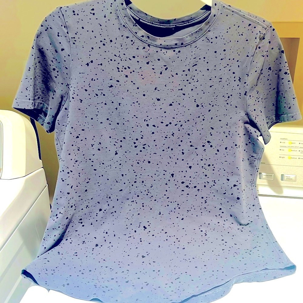 Lululemon tee shirt